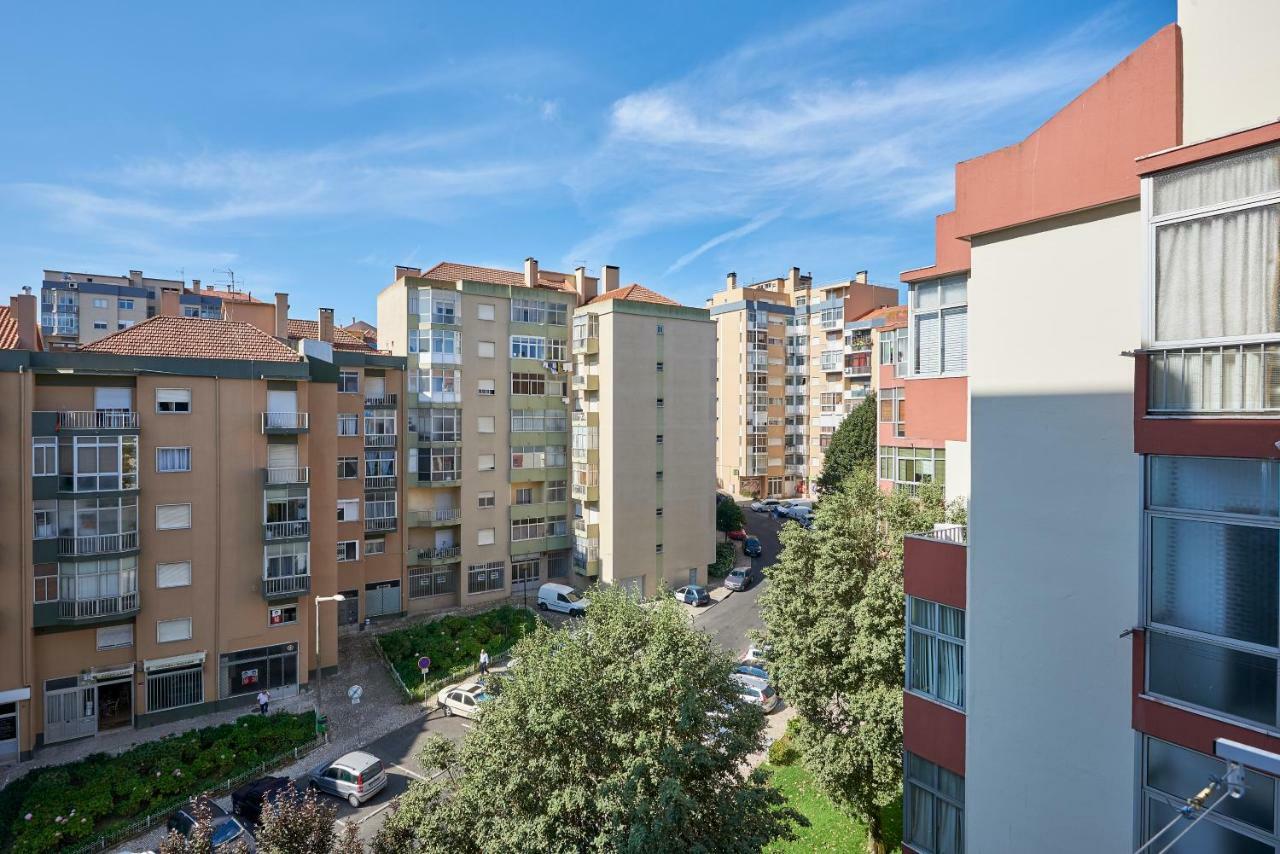 Apartmán In Bed With Lisbon 8N Amadora Exteriér fotografie